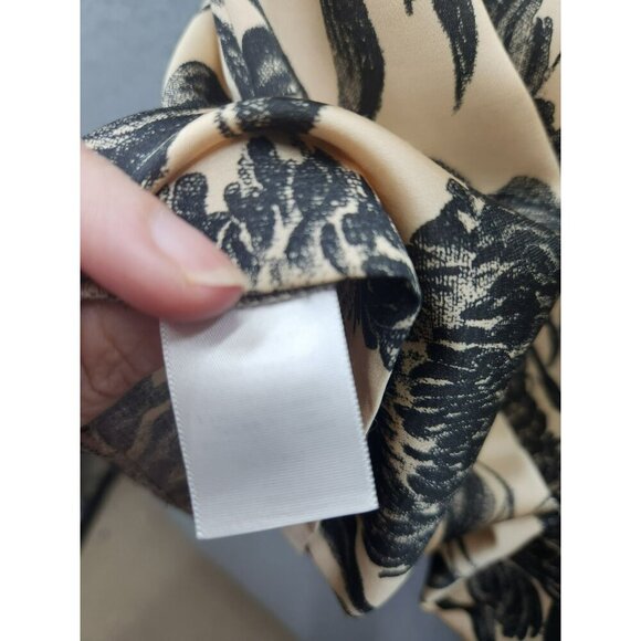 Talbots Womens Sleeveless Floral Print Blouse Size 6 Beige & Black Polyester Ble - Picture 4 of 6